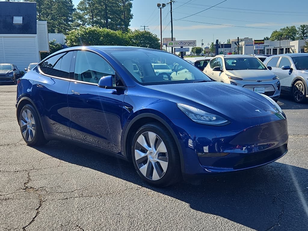 2021 Tesla Model Y view 4