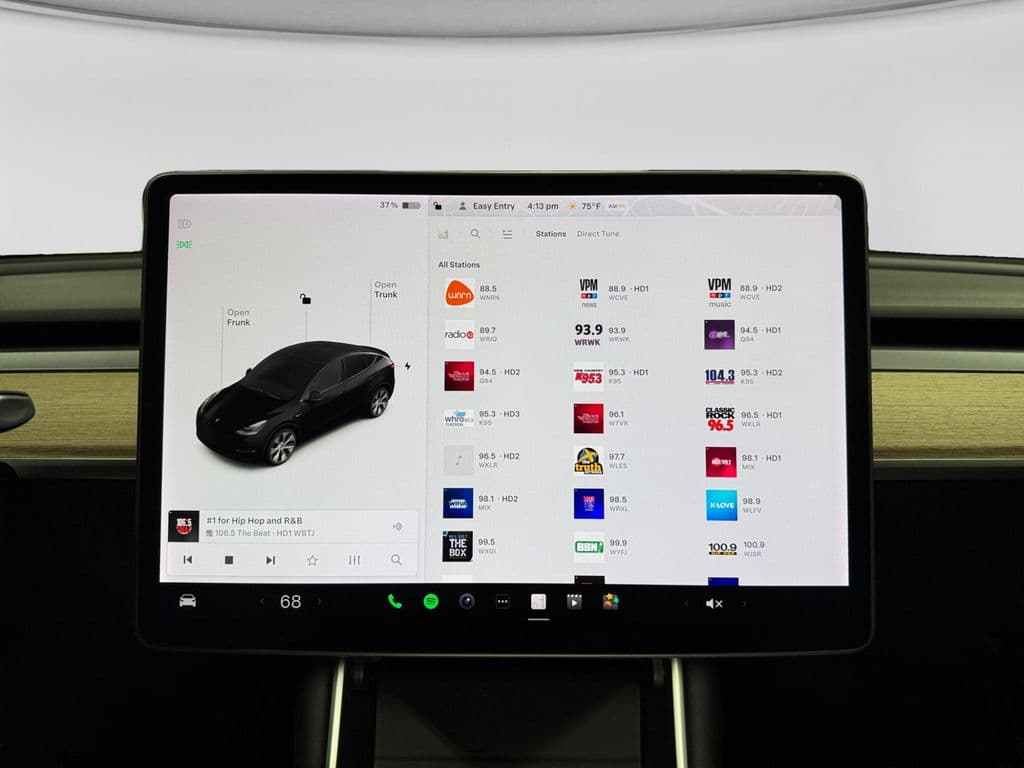 2021 Tesla Model Y view 15