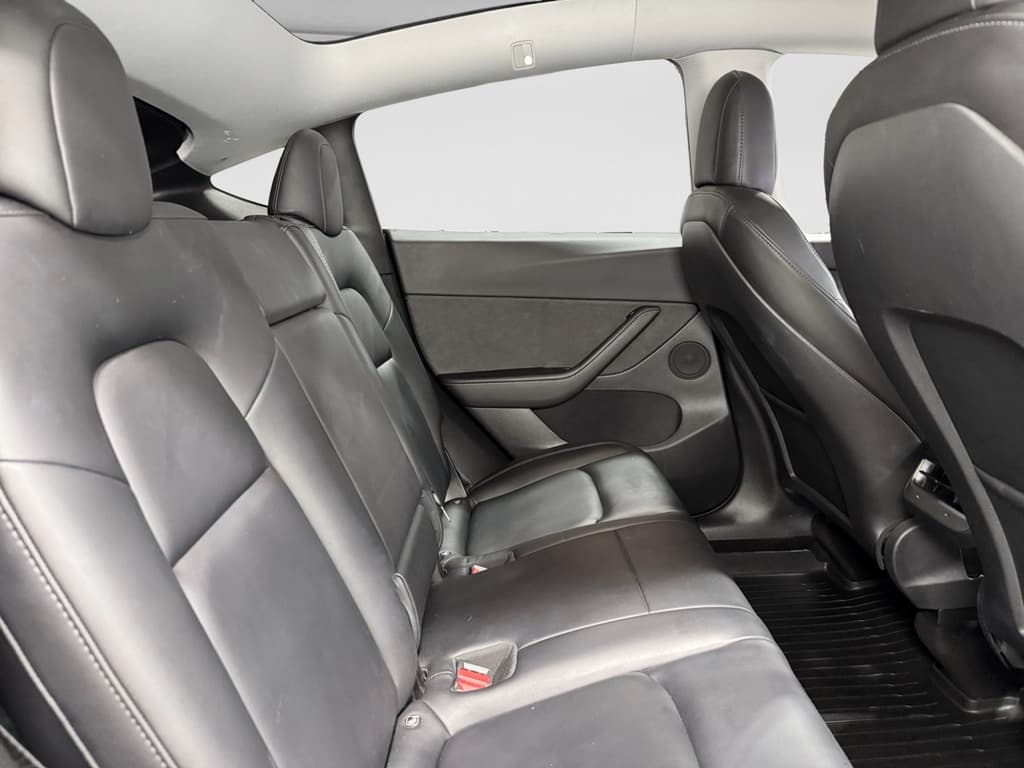 2021 Tesla Model Y view 20