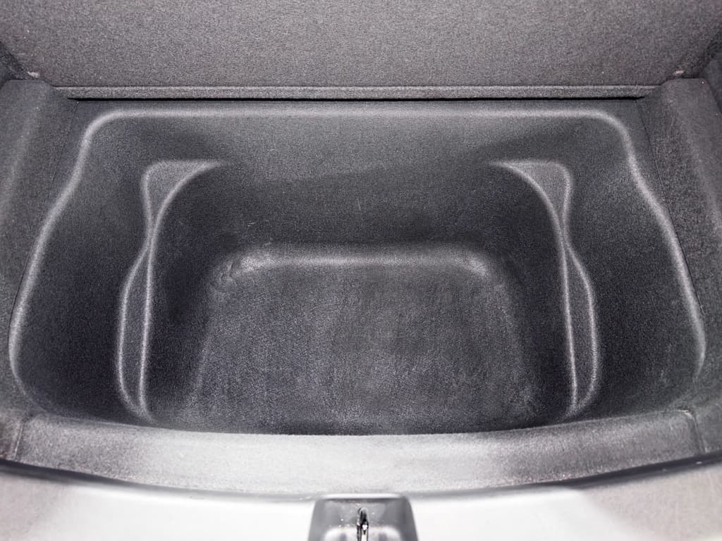 2021 Tesla Model Y view 26