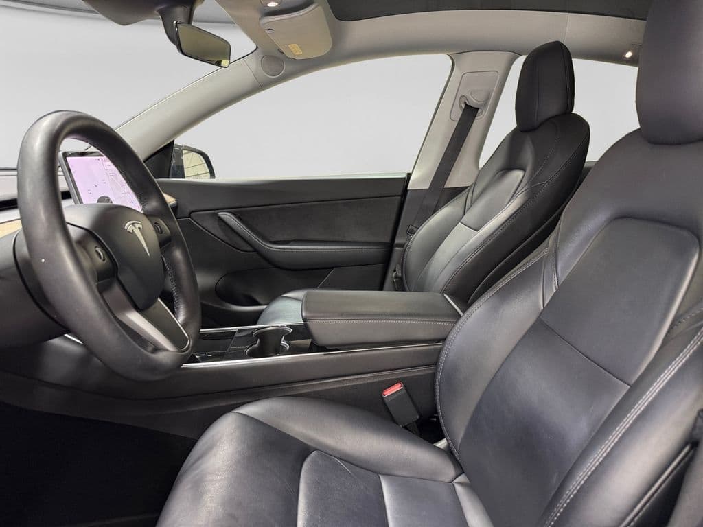 2021 Tesla Model Y view 9