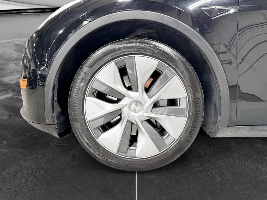 2021 Tesla Model Y view 29