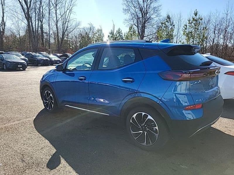 2023 Chevrolet Bolt EUV view 2