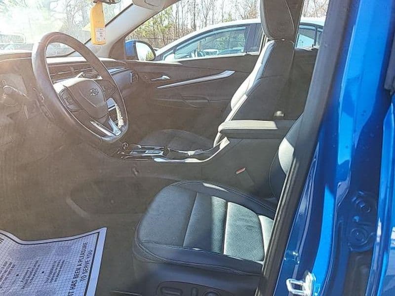 2023 Chevrolet Bolt EUV view 5