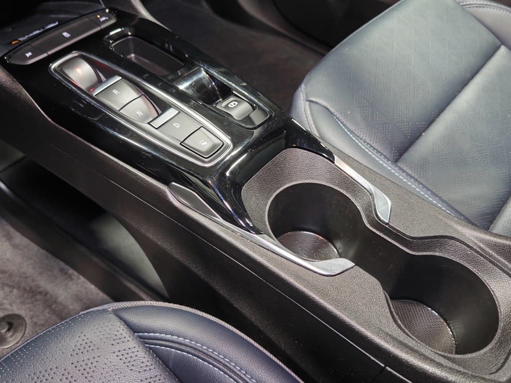 2023 Chevrolet Bolt EUV view 17