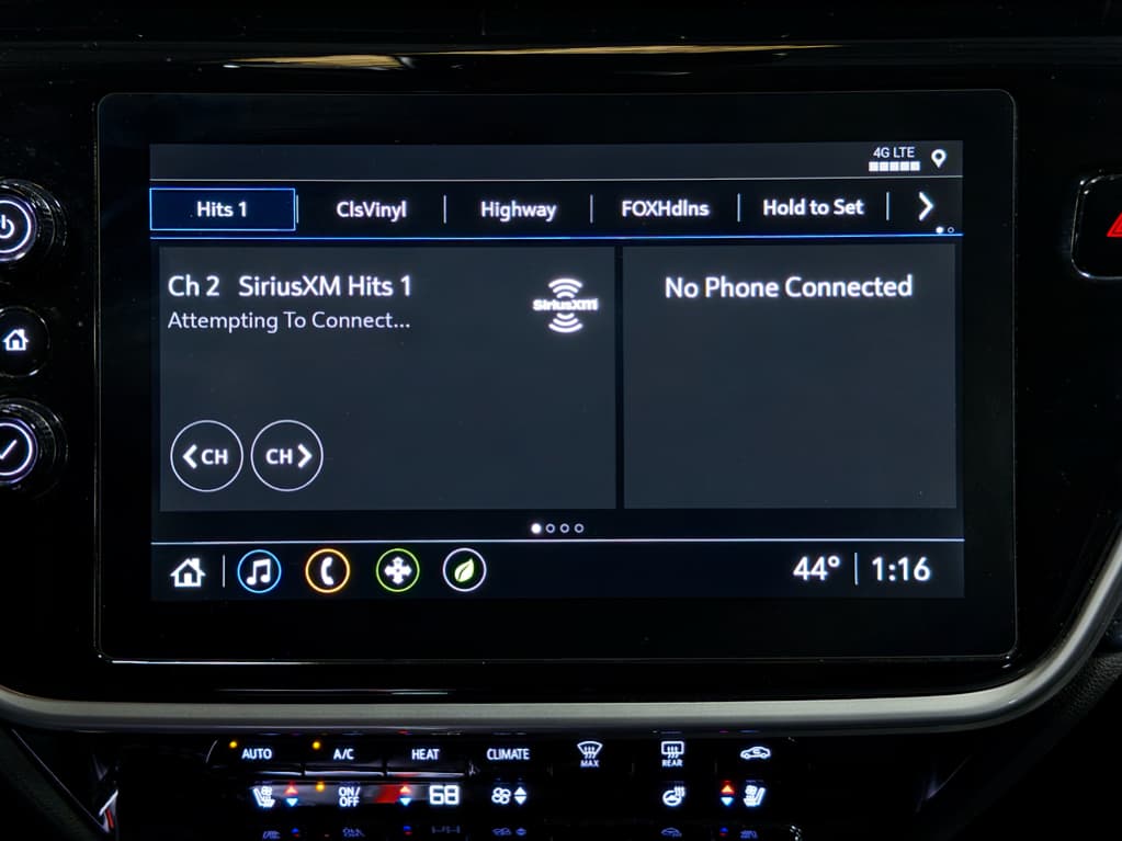 2023 Chevrolet Bolt EUV view 9