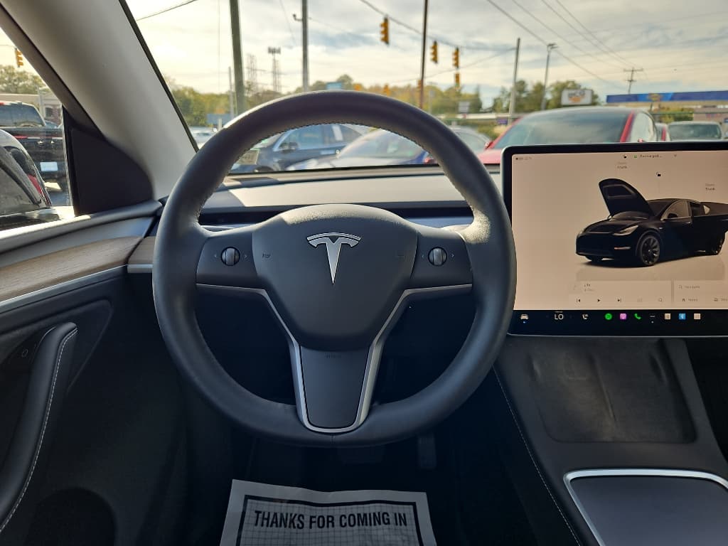 2023 Tesla Model Y view 7