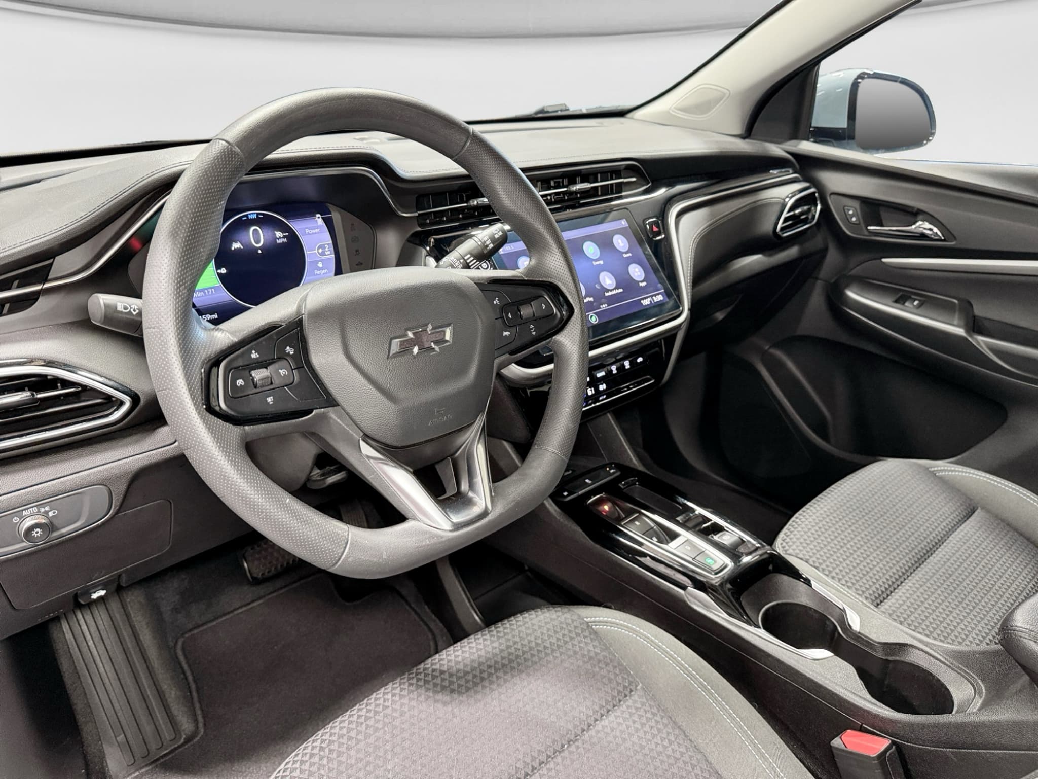 2022 Chevrolet Bolt EUV view 17