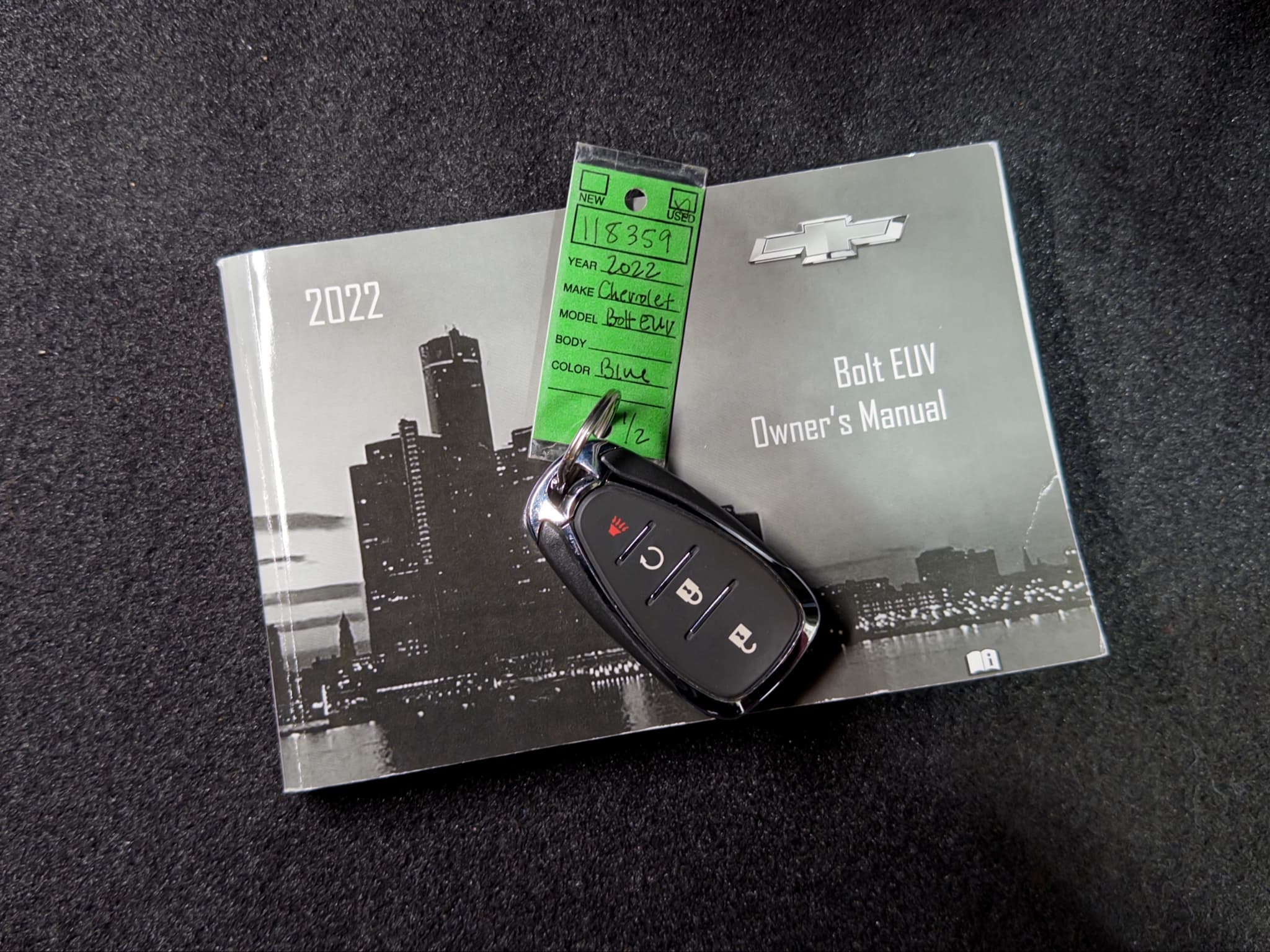 2022 Chevrolet Bolt EUV view 22