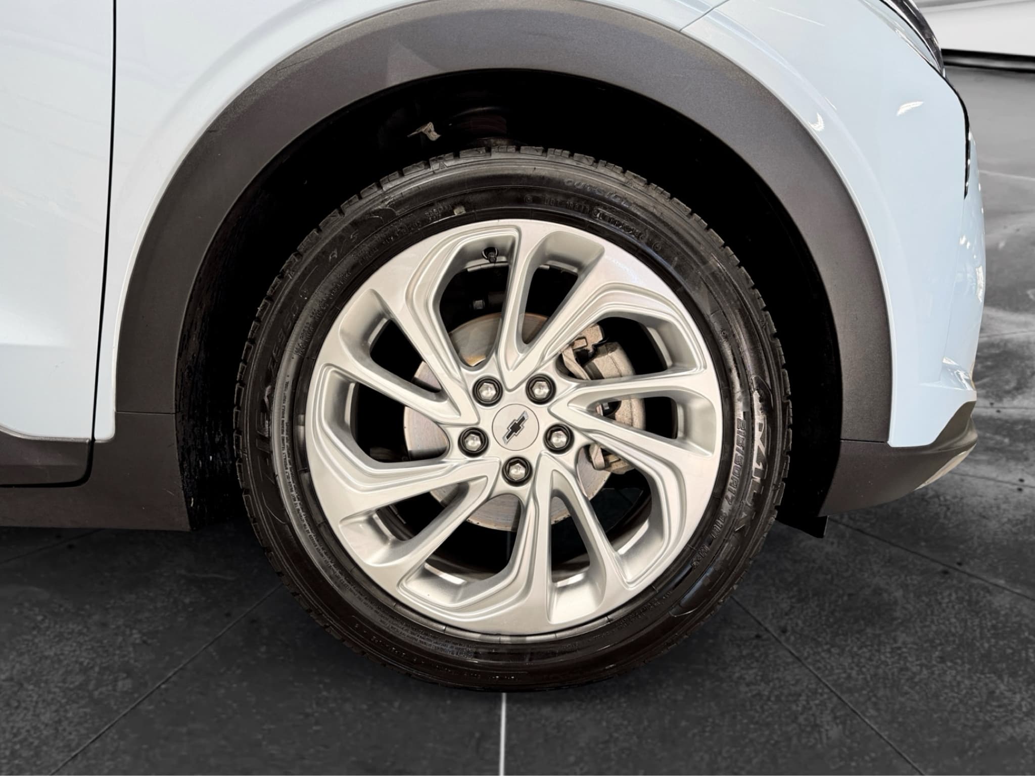 2022 Chevrolet Bolt EUV view 33