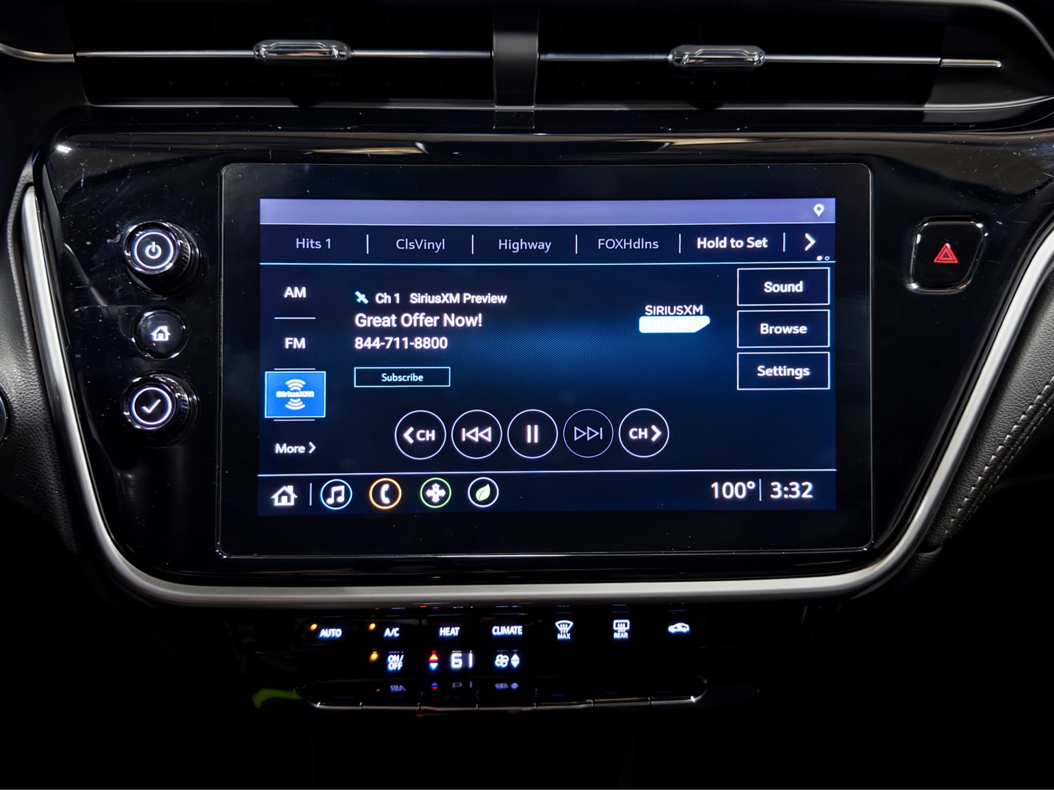 2022 Chevrolet Bolt EUV view 11