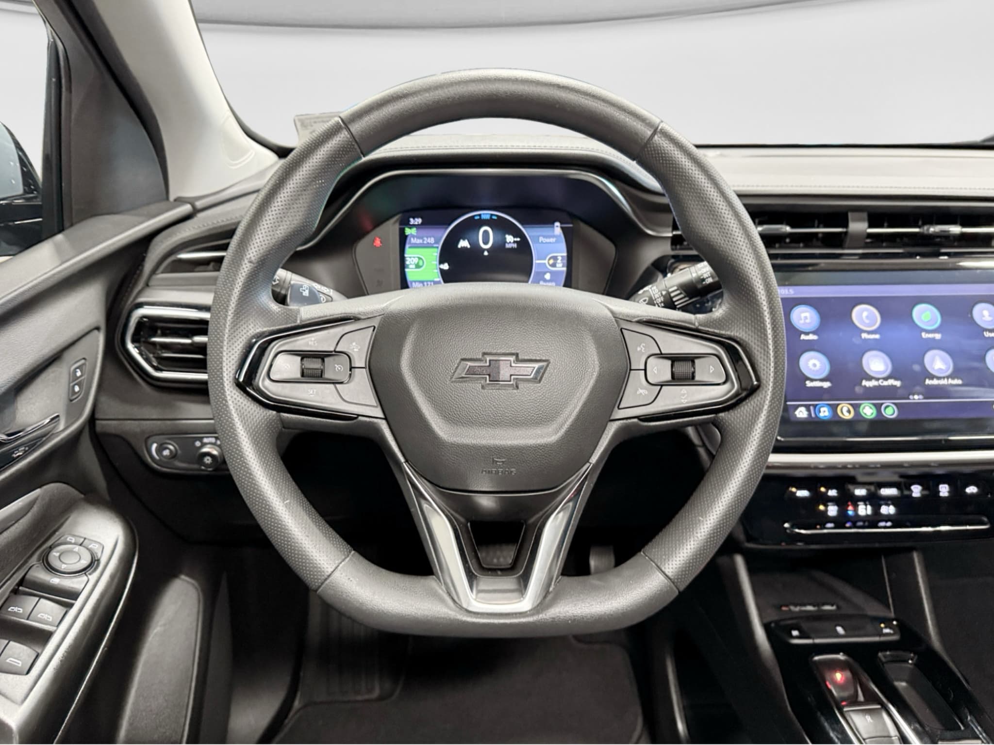2022 Chevrolet Bolt EUV view 8