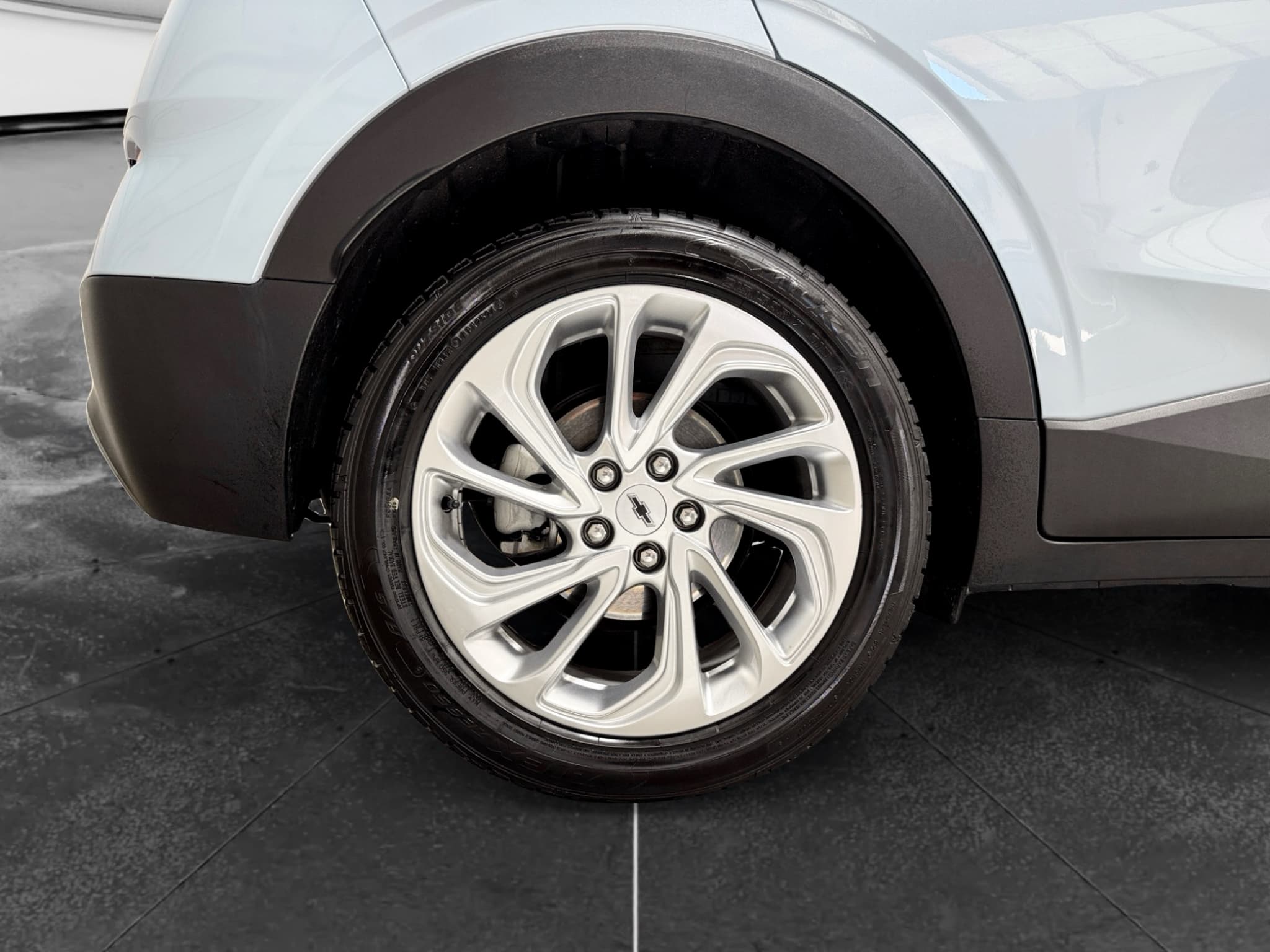 2022 Chevrolet Bolt EUV view 31