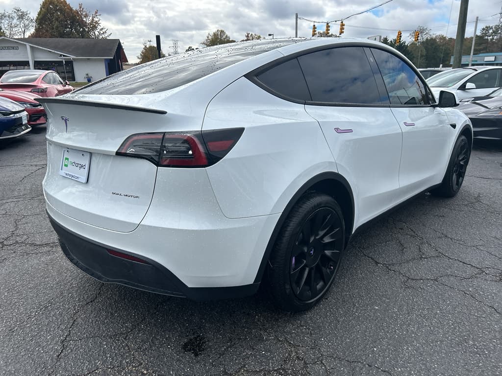 2023 Tesla Model Y view 3