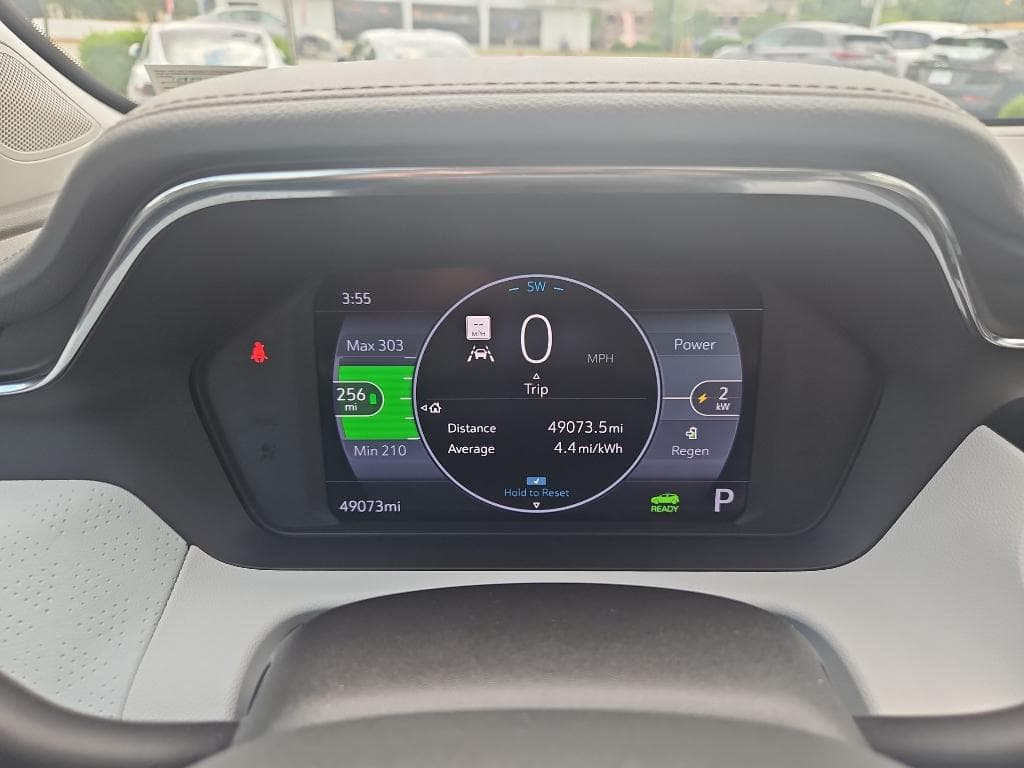 2022 Chevrolet Bolt EUV view 9