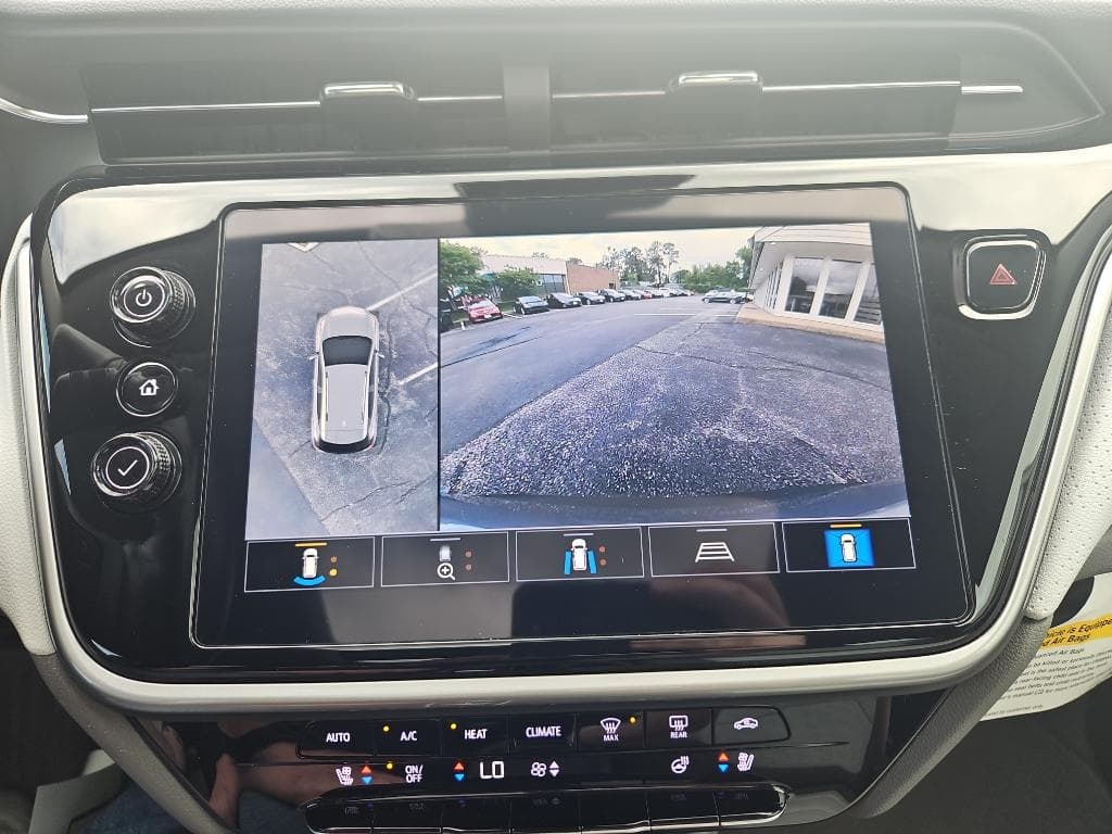 2022 Chevrolet Bolt EUV view 12