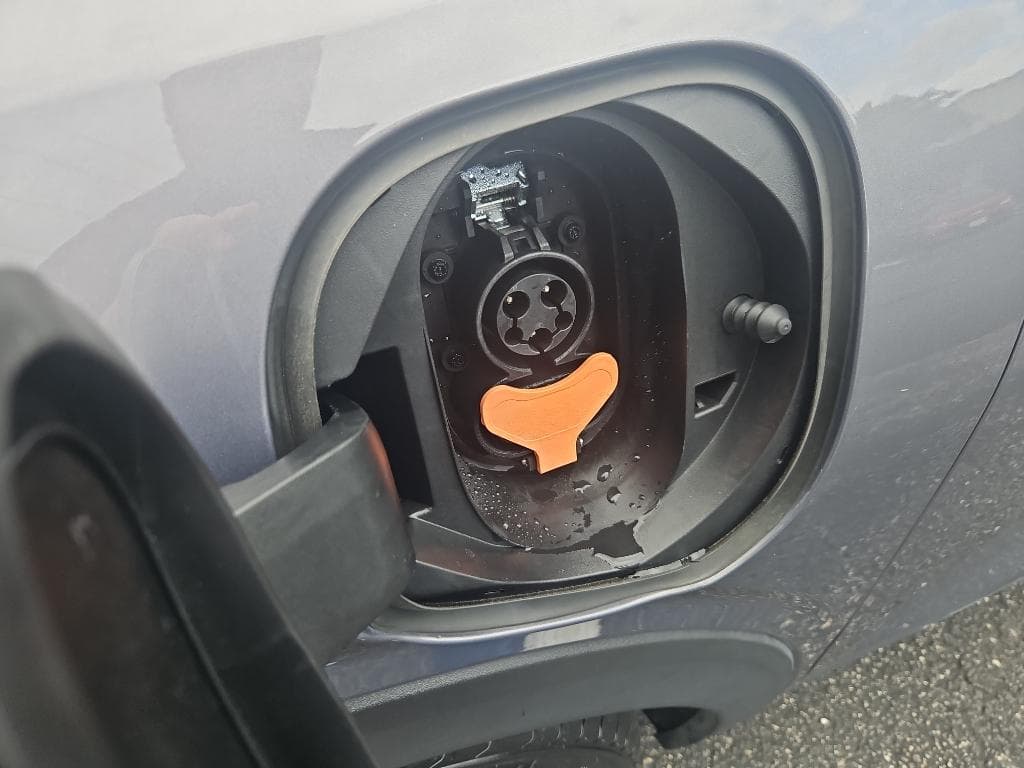 2022 Chevrolet Bolt EUV view 5