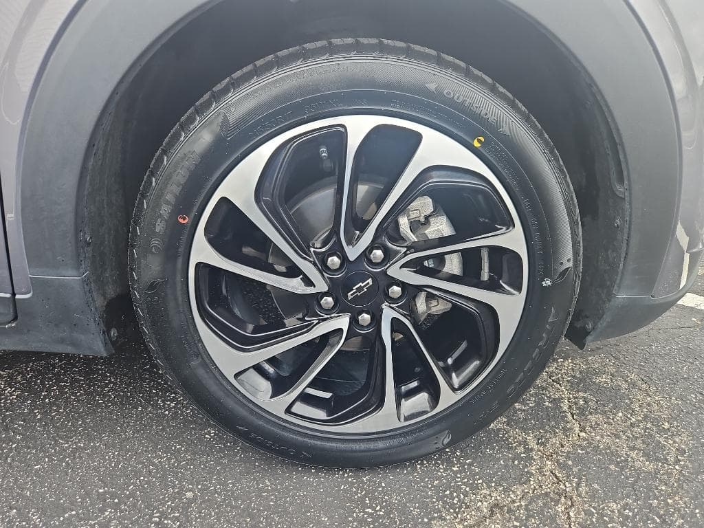 2022 Chevrolet Bolt EUV view 28
