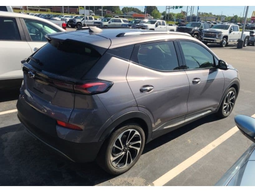 2022 Chevrolet Bolt EUV view 4