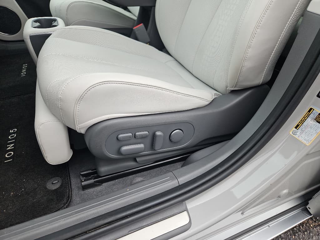 2022 Hyundai IONIQ 5 view 7