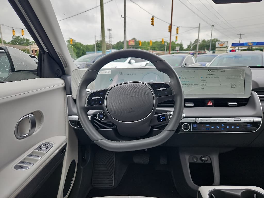 2022 Hyundai IONIQ 5 view 9
