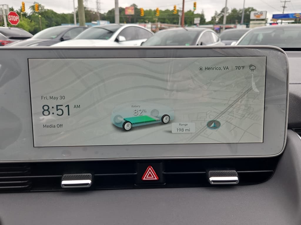 2022 Hyundai IONIQ 5 view 12