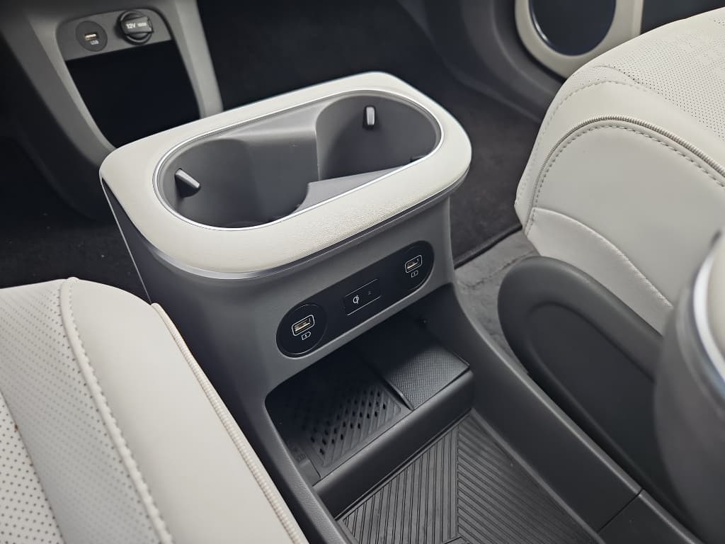 2022 Hyundai IONIQ 5 view 19