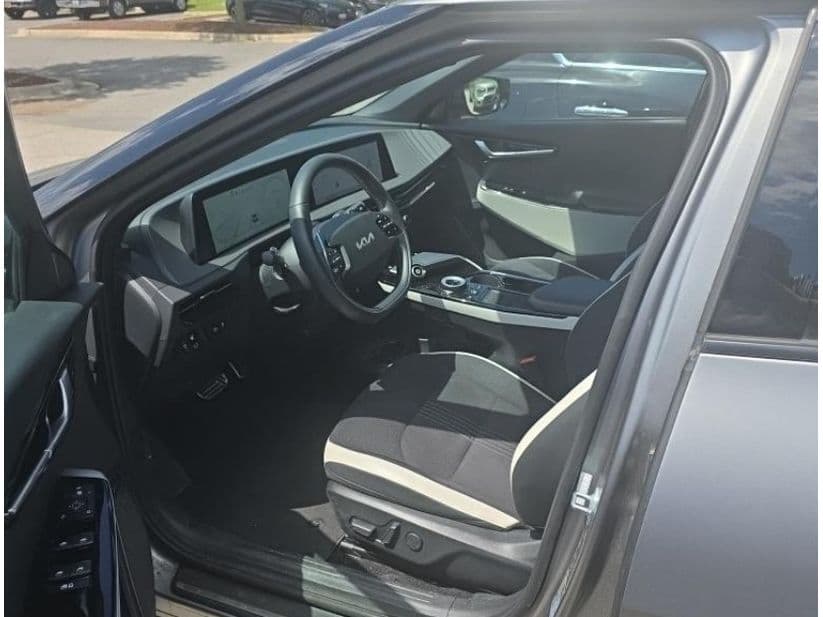 2023 Kia EV6 view 5