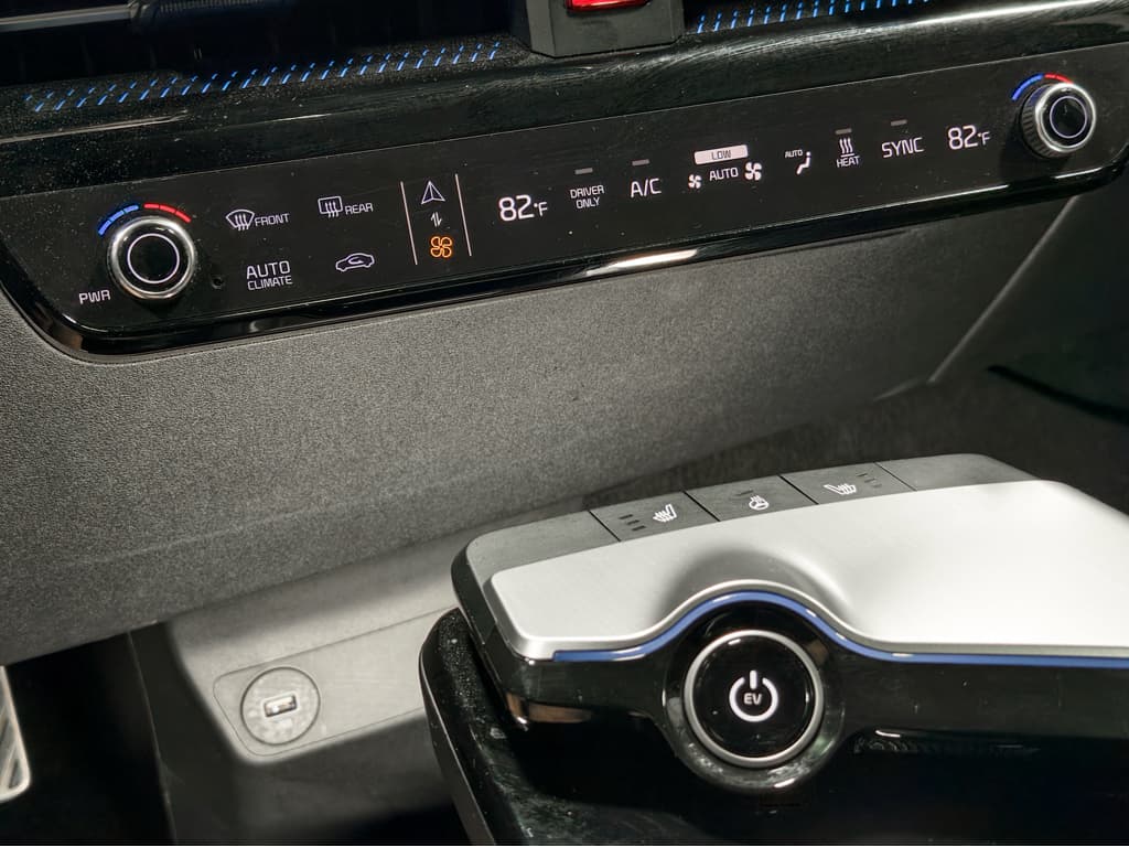 2023 Kia EV6 view 14