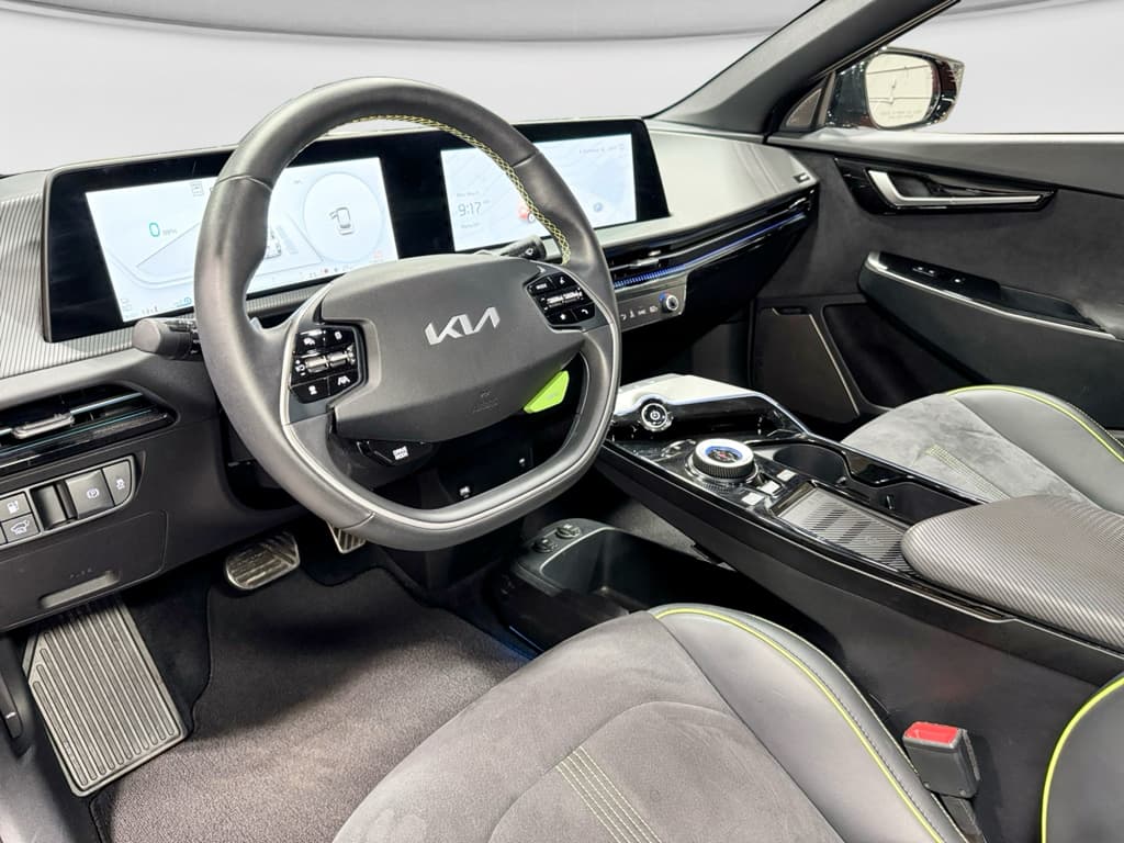 2023 Kia EV6 view 17