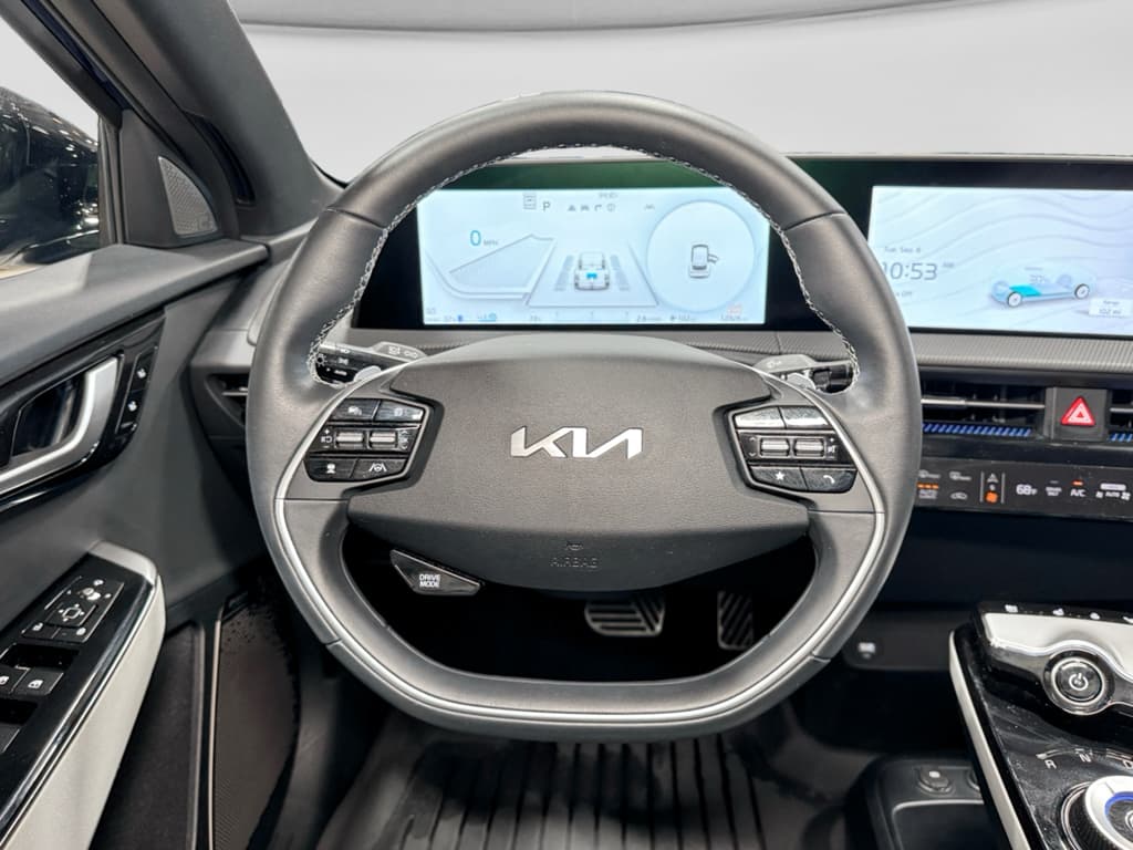 2023 Kia EV6 view 8