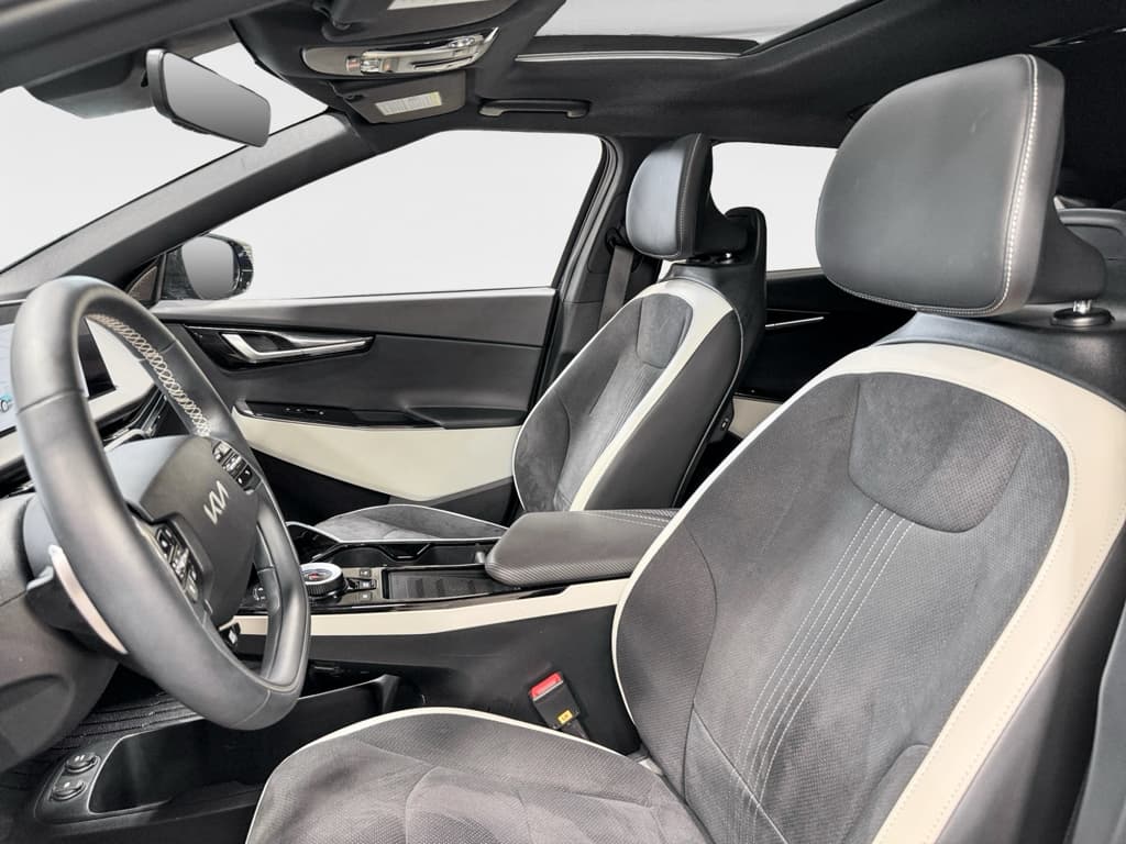 2023 Kia EV6 view 17