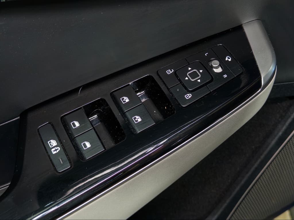 2023 Kia EV6 view 7