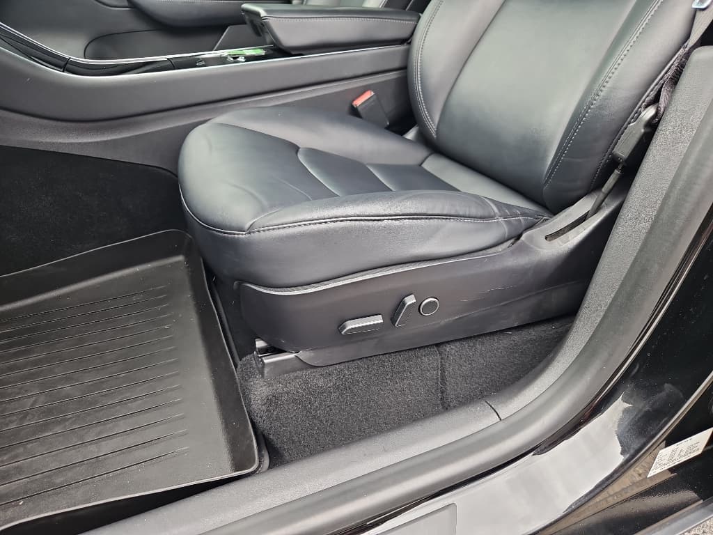 2021 Tesla Model Y view 7