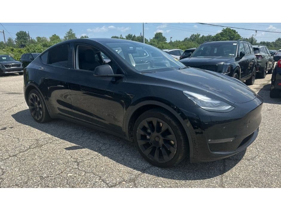 2021 Tesla Model Y view 3