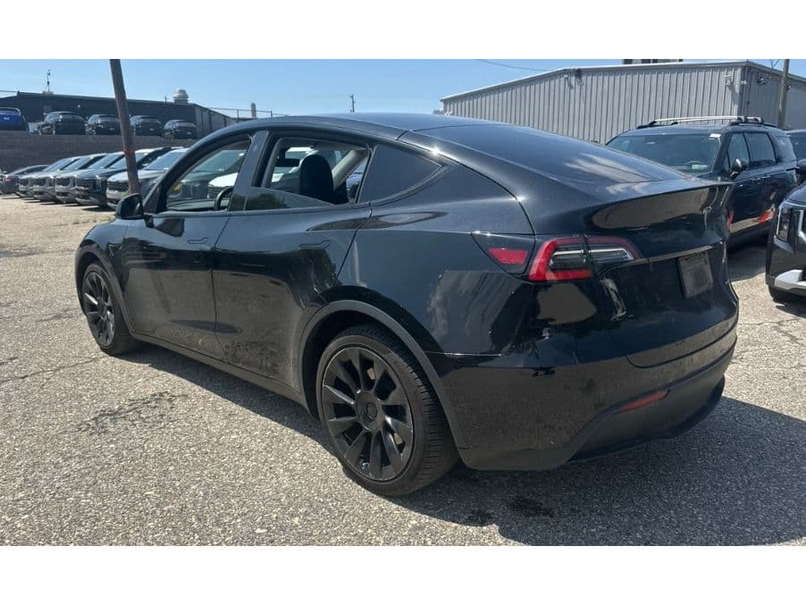 2021 Tesla Model Y view 7