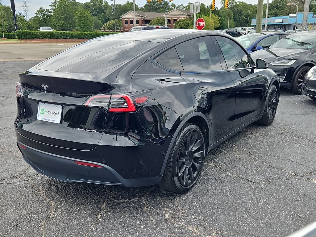 2021 Tesla Model Y view 3