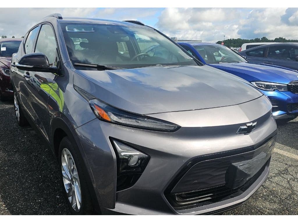 2023 Chevrolet Bolt EUV view 2