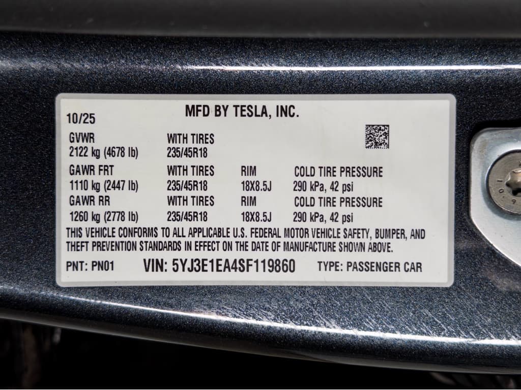 2025 Tesla Model 3 view 26