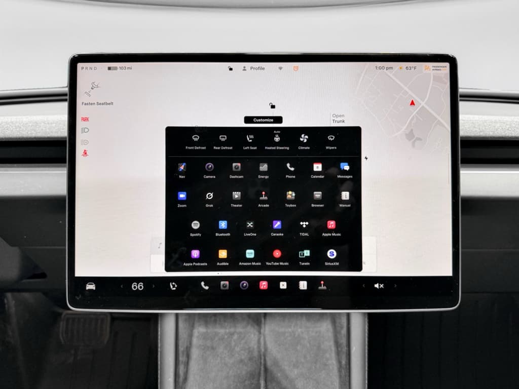 2025 Tesla Model 3 view 9