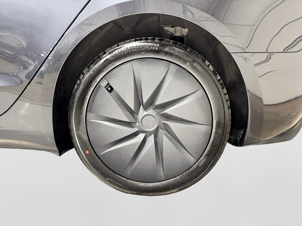 2025 Tesla Model 3 view 30