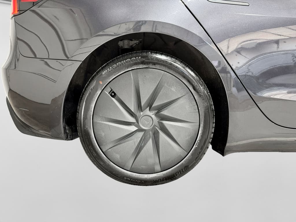 2025 Tesla Model 3 view 34