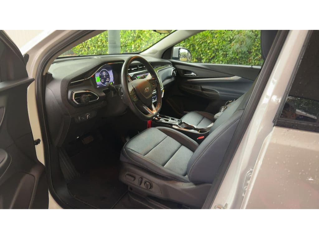 2022 Chevrolet Bolt EUV view 5