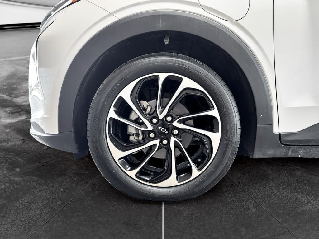 2022 Chevrolet Bolt EUV view 30