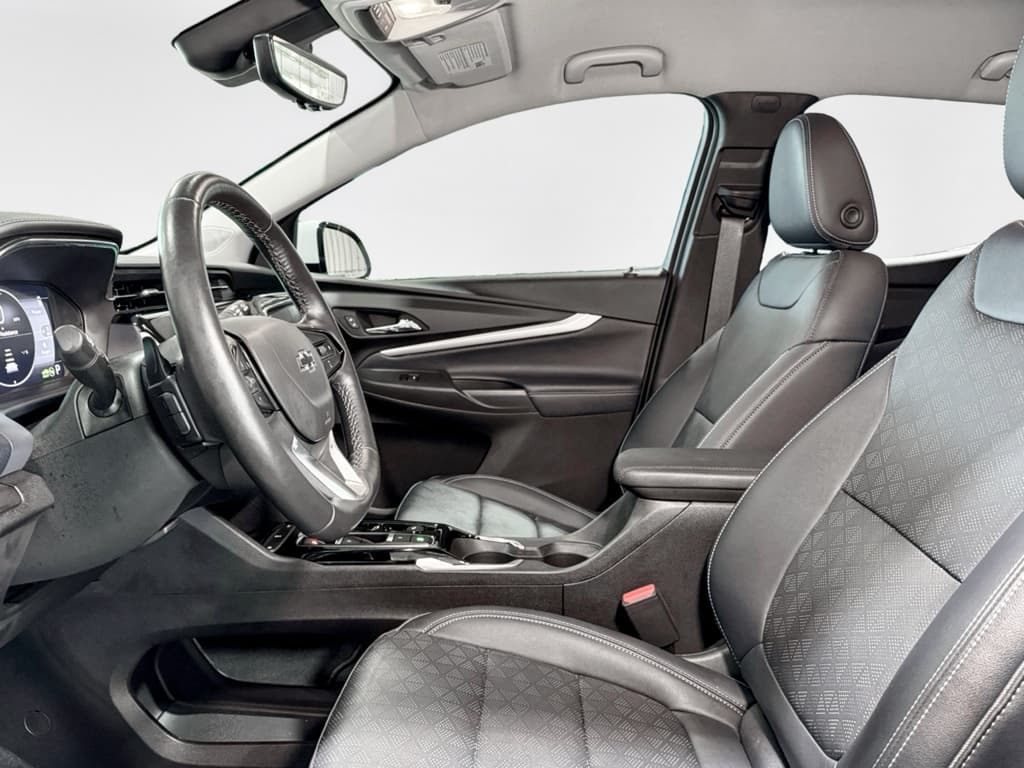 2022 Chevrolet Bolt EUV view 18