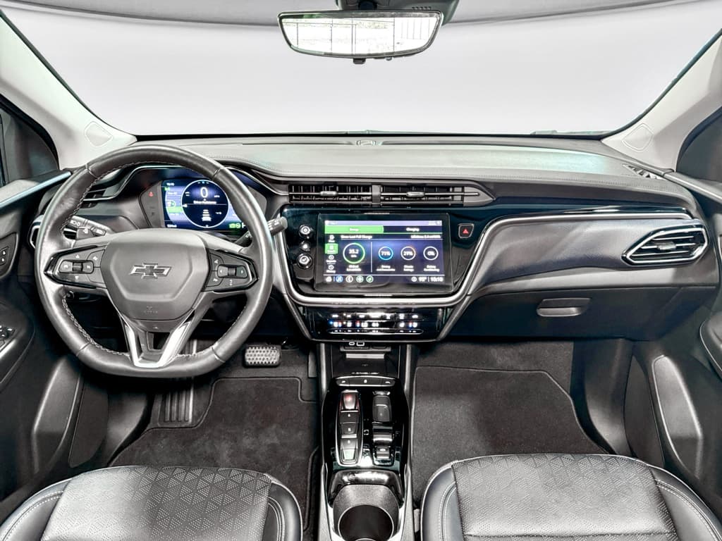 2022 Chevrolet Bolt EUV view 17