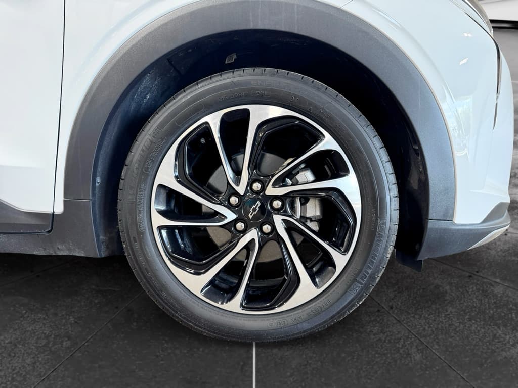 2022 Chevrolet Bolt EUV view 34