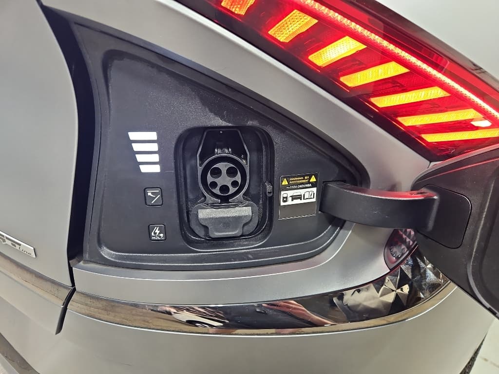 2023 Kia EV6 view 5