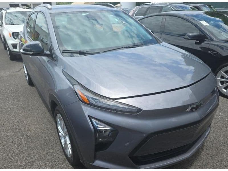 2023 Chevrolet Bolt EUV view 2