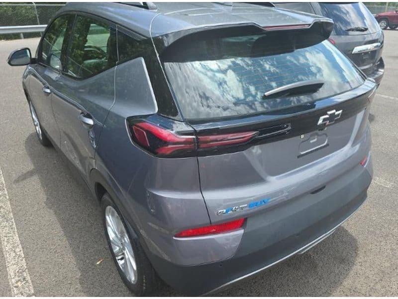 2023 Chevrolet Bolt EUV view 4